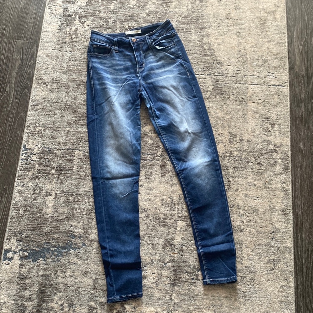 Buckle Daytrip Jeans. Size 27R. High Rise Skinny.